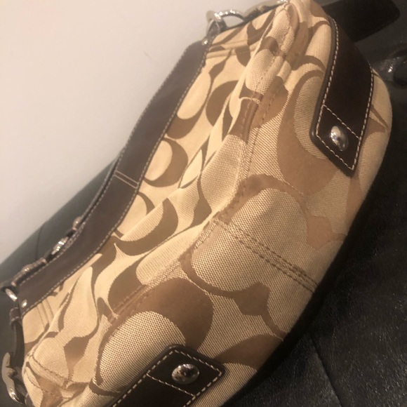 Coach - Picture 3 of 4